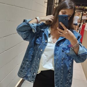 Chaqueta Ozara con tachas